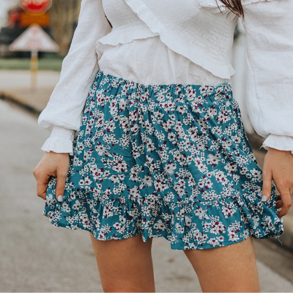 Day & Night Floral Blue Skort Size Medium